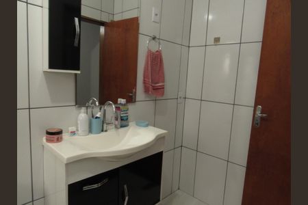 Casa à venda com 200m², 3 quartos e 3 vagasBanheiro da Suíte 2