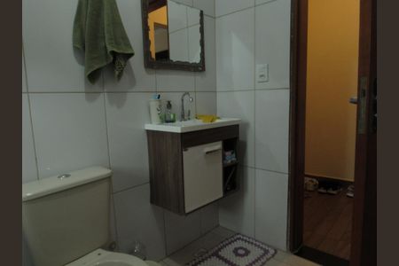 Casa à venda com 200m², 3 quartos e 3 vagasBanheiro da Suíte 1