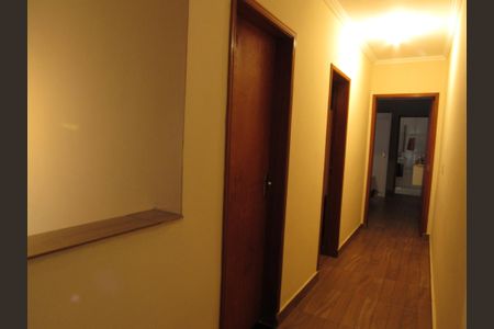 Casa à venda com 200m², 3 quartos e 3 vagasCorredores