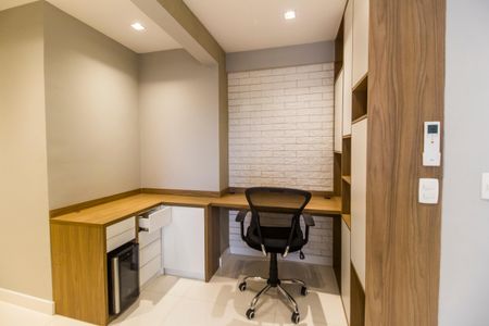 Apartamento para alugar com 96m², 2 quartos e 3 vagas Apartamento para alugar com 96m², 2 quartos e 3 vagasEscritório