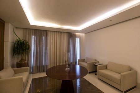 Apartamento para alugar com 96m², 2 quartos e 3 vagasHall social