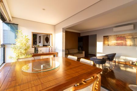 Apartamento para alugar com 117m², 3 quartos e 2 vagasSala/Varanda