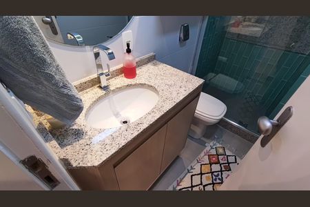 Apartamento à venda com 92m², 2 quartos e 1 vaga Apartamento à venda com 92m², 2 quartos e 1 vagaBanheiro