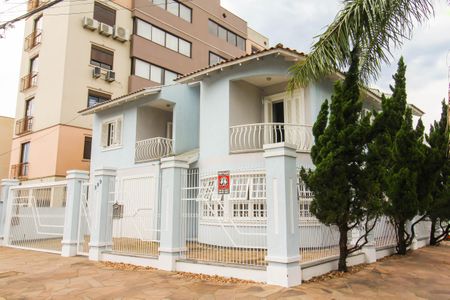 Casa à venda com 170m², 3 quartos e 2 vagasFachada