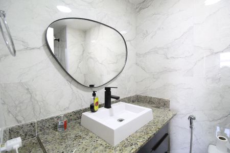 Apartamento à venda com 78m², 2 quartos e 2 vagasBanheiro da suíte