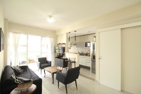 Sala de apartamento à venda com 2 quartos, 78m² em Barra Olímpica, Rio de Janeiro