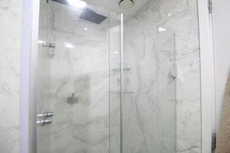 Apartamento à venda com 78m², 2 quartos e 2 vagasBanheiro da suíte