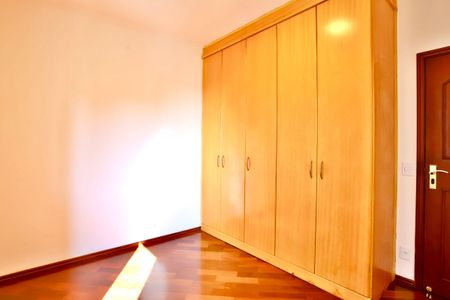Apartamento para alugar com 124m², 3 quartos e 2 vagas Apartamento para alugar com 124m², 3 quartos e 2 vagasQuarto 2