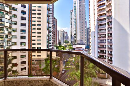 Apartamento para alugar com 124m², 3 quartos e 2 vagas Apartamento para alugar com 124m², 3 quartos e 2 vagasSacada Quarto 3