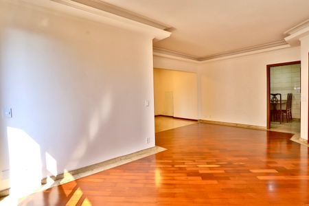 Apartamento para alugar com 124m², 3 quartos e 2 vagas Apartamento para alugar com 124m², 3 quartos e 2 vagasSala