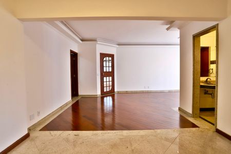 Apartamento para alugar com 124m², 3 quartos e 2 vagas Apartamento para alugar com 124m², 3 quartos e 2 vagasSala de Jantar