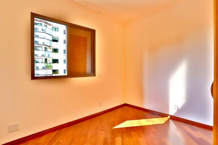 Apartamento para alugar com 124m², 3 quartos e 2 vagas Apartamento para alugar com 124m², 3 quartos e 2 vagasQuarto 2