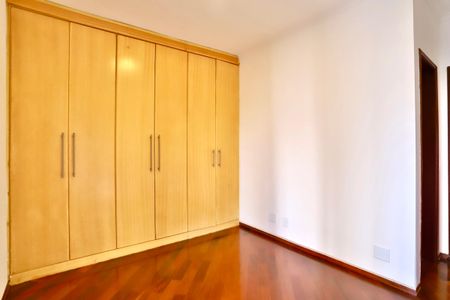 Apartamento para alugar com 124m², 3 quartos e 2 vagas Apartamento para alugar com 124m², 3 quartos e 2 vagasQuarto 3