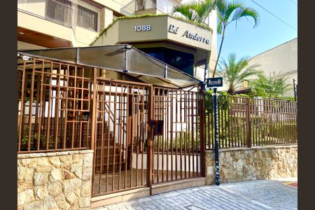 Apartamento para alugar com 124m², 3 quartos e 2 vagas