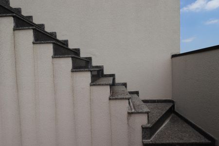 Casa para alugar com 120m², 2 quartos e 1 vagaEscada para a Cobertura