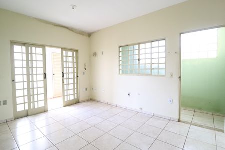 Casa para alugar com 102m², 2 quartos e 1 vagaSala