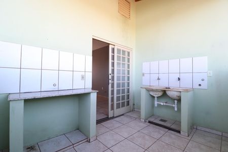 Casa para alugar com 102m², 2 quartos e 1 vagaÁrea de Serviço