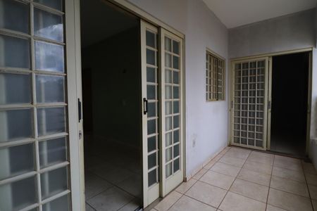 Sacada de casa para alugar com 2 quartos, 102m² em Pampulha, Uberlândia
