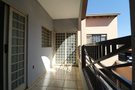 Casa para alugar com 102m², 2 quartos e 1 vagaSacada