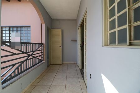 Casa para alugar com 102m², 2 quartos e 1 vagaSacada