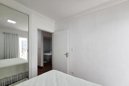 Casa à venda com 200m², 3 quartos e 3 vagas Casa à venda com 200m², 3 quartos e 3 vagasQuarto 2