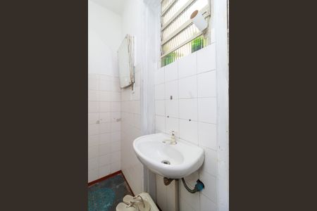 Casa à venda com 137m², 2 quartos e 2 vagasBanheiro de Serviço