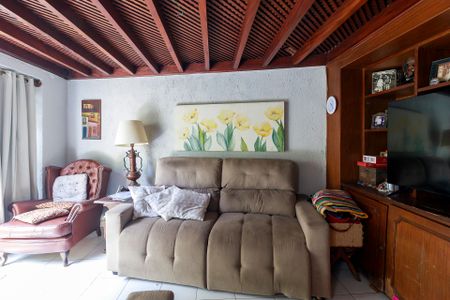 Casa à venda com 137m², 2 quartos e 2 vagasSala 1