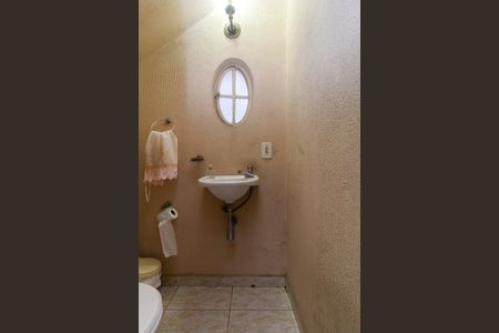 Casa à venda com 137m², 2 quartos e 2 vagasLavabo