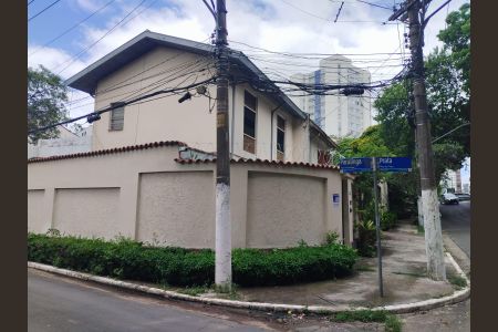 Casa à venda com 137m², 2 quartos e 2 vagasFachada