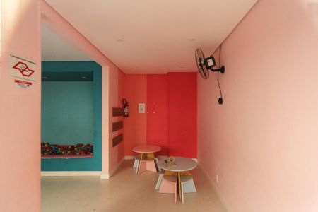 Apartamento à venda com 33m², 2 quartos e sem vagaÁrea comum 