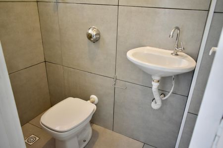 Apartamento para alugar com 67m², 2 quartos e 1 vaga Apartamento para alugar com 67m², 2 quartos e 1 vagaBanheiro de serviço