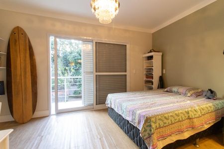 Casa de condomínio à venda com 300m², 4 quartos e 4 vagasSuíte 2