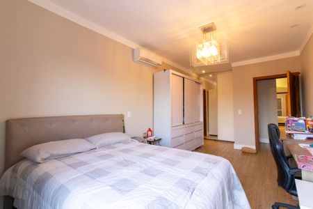 Casa de condomínio à venda com 300m², 4 quartos e 4 vagasSuíte 3