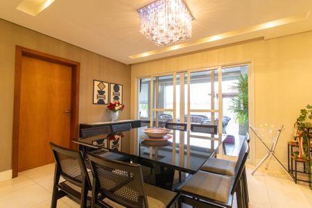 Casa de condomínio à venda com 300m², 4 quartos e 4 vagasSala de Jantar