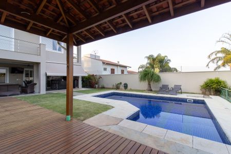 Casa de condomínio à venda com 300m², 4 quartos e 4 vagasÁrea externa