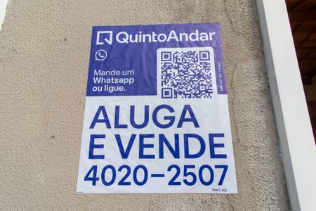Casa de condomínio à venda com 300m², 4 quartos e 4 vagas Casa de condomínio à venda com 300m², 4 quartos e 4 vagasPlaca