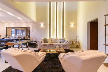 Casa de condomínio à venda com 300m², 4 quartos e 4 vagas Casa de condomínio à venda com 300m², 4 quartos e 4 vagasSala