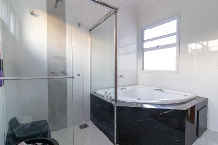 Casa de condomínio à venda com 300m², 4 quartos e 4 vagasBanheiro da Suíte 1