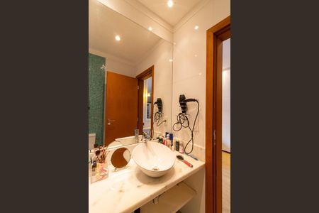 Casa de condomínio à venda com 300m², 4 quartos e 4 vagasBanheiro da Suíte 2