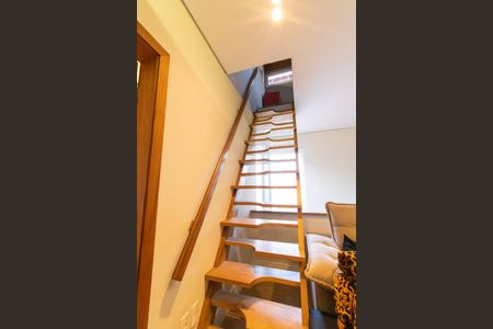 Casa de condomínio à venda com 300m², 4 quartos e 4 vagas Casa de condomínio à venda com 300m², 4 quartos e 4 vagasSótão