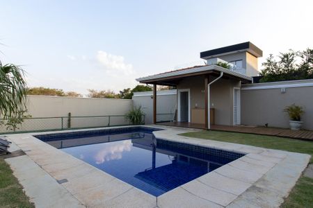 Casa de condomínio à venda com 300m², 4 quartos e 4 vagas Casa de condomínio à venda com 300m², 4 quartos e 4 vagasÁrea externa