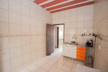 Casa à venda com 200m², 3 quartos e 2 vagas Casa à venda com 200m², 3 quartos e 2 vagasCozinha