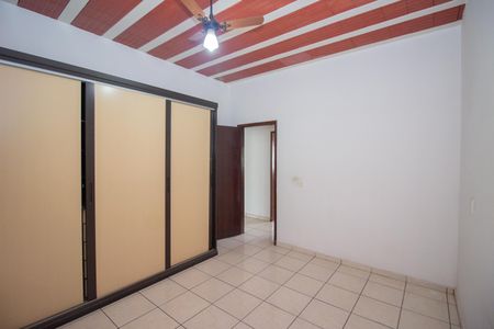Casa à venda com 200m², 3 quartos e 2 vagas Casa à venda com 200m², 3 quartos e 2 vagasQuarto 3