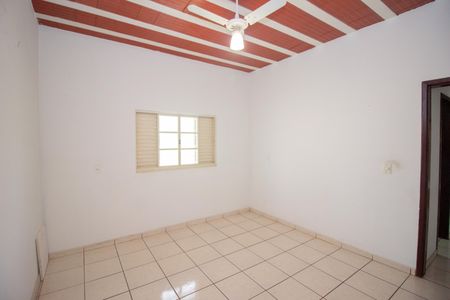 Casa à venda com 200m², 3 quartos e 2 vagas Casa à venda com 200m², 3 quartos e 2 vagasQuarto 1