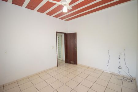 Quarto 1 de casa para alugar com 3 quartos, 200m² em Santa Helena, Contagem