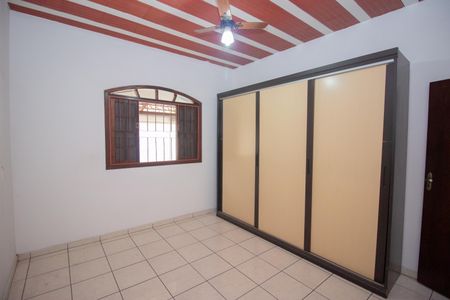 Casa à venda com 200m², 3 quartos e 2 vagas Casa à venda com 200m², 3 quartos e 2 vagasQuarto 3
