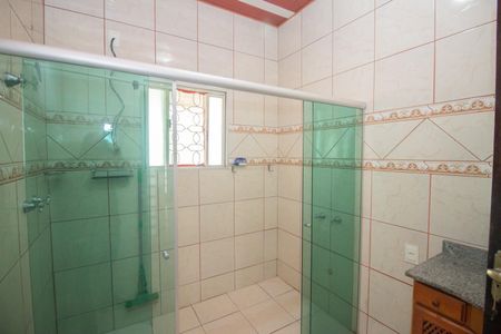 Casa à venda com 200m², 3 quartos e 2 vagas Casa à venda com 200m², 3 quartos e 2 vagasBanheiro Social