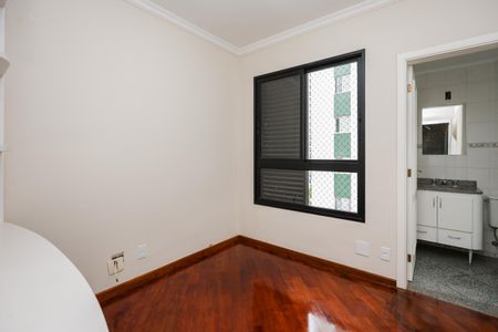 Apartamento à venda com 157m², 4 quartos e 4 vagasSuíte 2