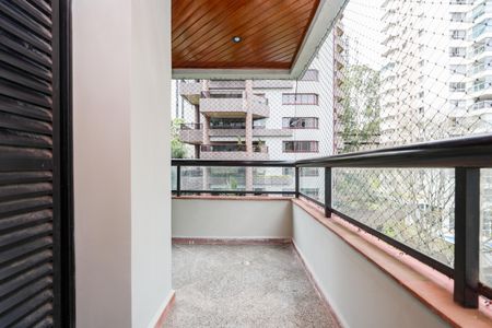 Apartamento à venda com 157m², 4 quartos e 4 vagasVaranda da Suíte 1