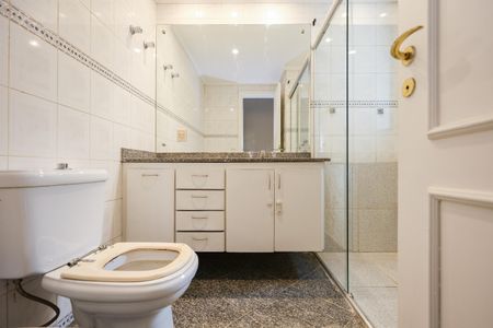 Apartamento à venda com 157m², 4 quartos e 4 vagasBanheiro da Suíte 1